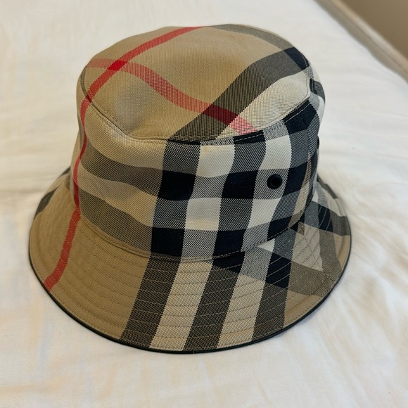 Burberry check bucket hat - Picture 1 of 4